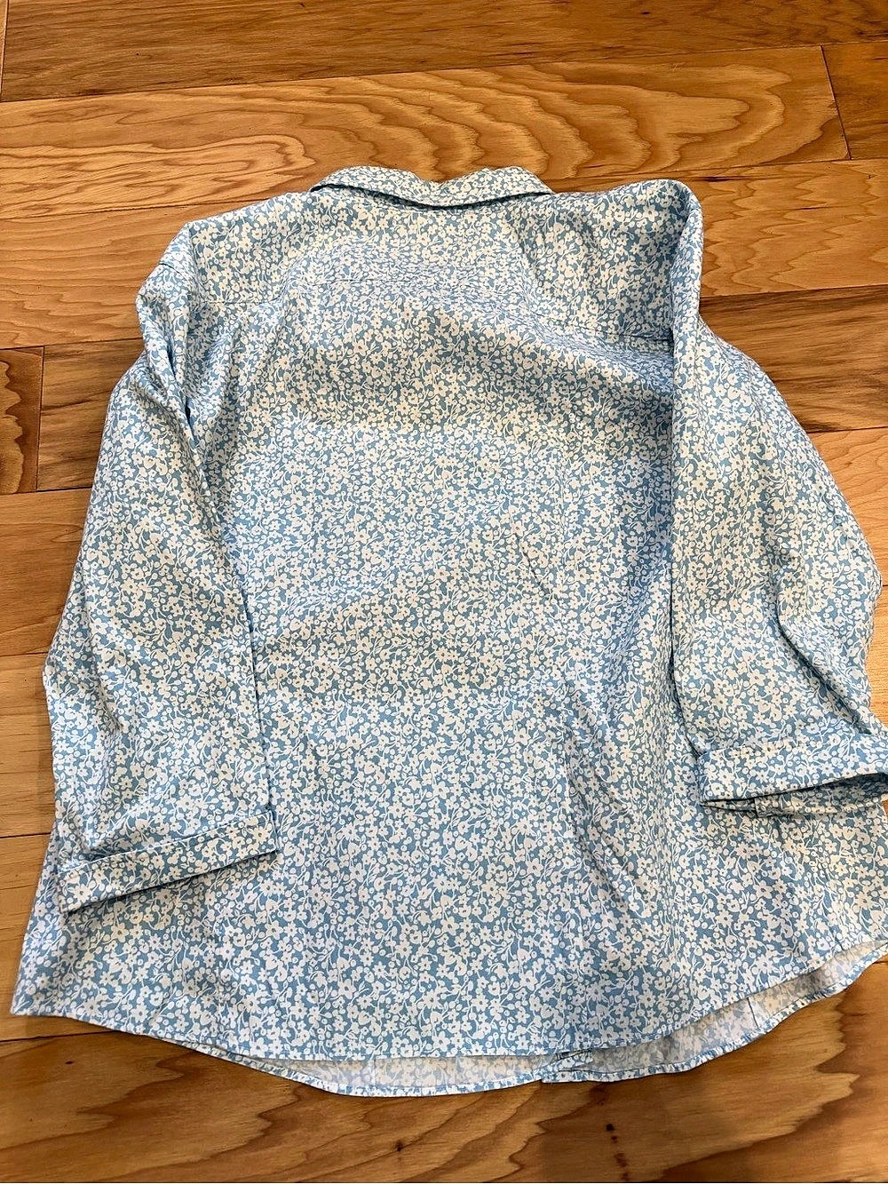 L.L.Bean Floral Cotton Button Down Shirt Blue & White XL Like New - Picture 5 of 5